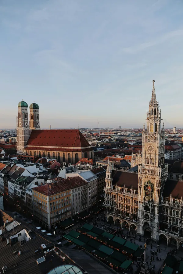 Stadtpanorama von München mit Blick über Bayern